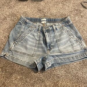 Aerie light wash mid rise shorts